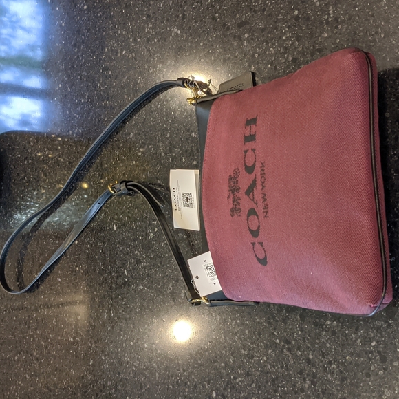Coach Kitt Jacquard Black Cherry Denim Logo Crossbody Bag New with Gift Box❤ - Picture 4 of 4